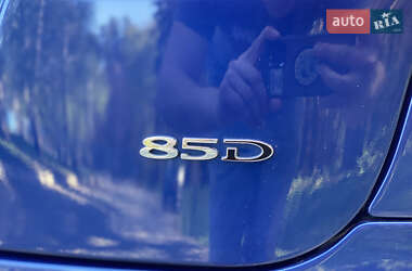 Лифтбек Tesla Model S 2015 в 