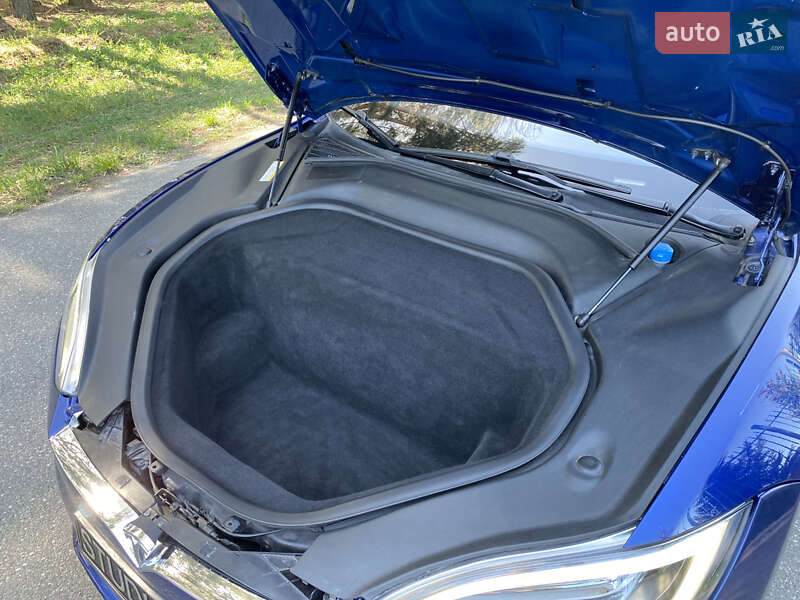 Ліфтбек Tesla Model S 2015 в Бучі