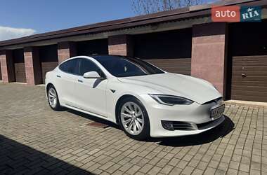 Лифтбек Tesla Model S 2017 в 