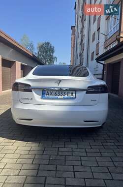 Лифтбек Tesla Model S 2017 в 