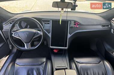 Лифтбек Tesla Model S 2017 в 