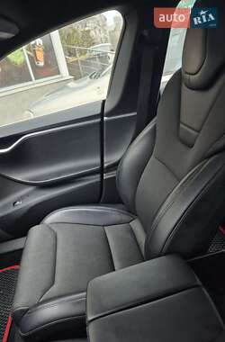 Лифтбек Tesla Model S 2017 в 