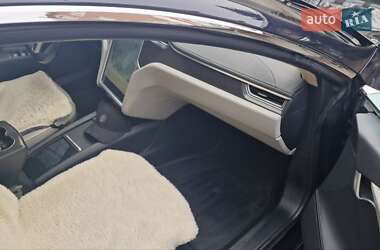 Лифтбек Tesla Model S 2014 в 