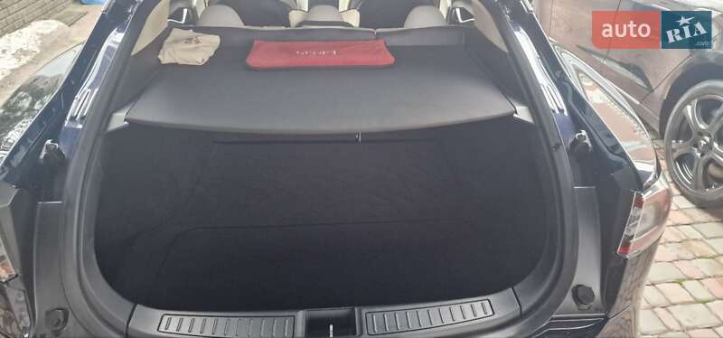 Лифтбек Tesla Model S 2014 в Киеве