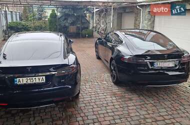 Лифтбек Tesla Model S 2014 в 