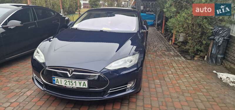 Лифтбек Tesla Model S 2014 в Киеве