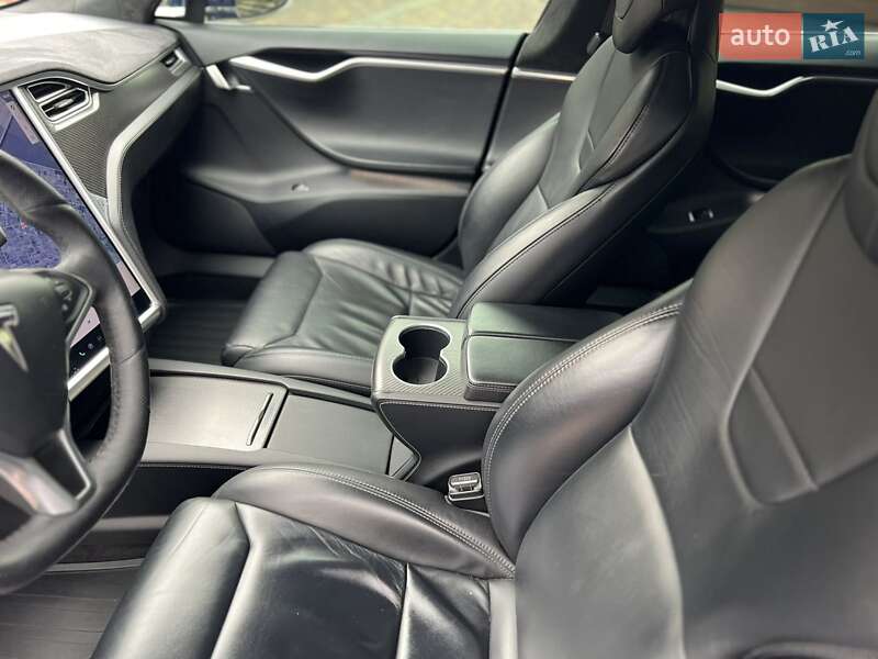 Лифтбек Tesla Model S 2017 в Херсоне