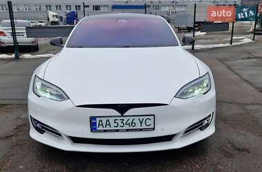 Лифтбек Tesla Model S 2017 в 