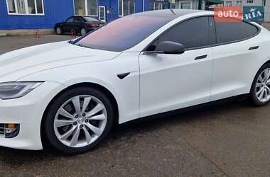 Лифтбек Tesla Model S 2017 в 