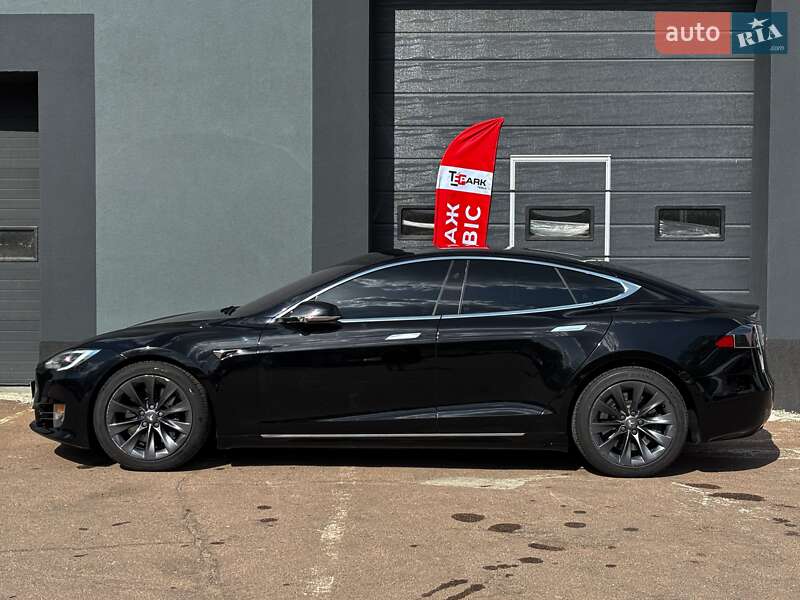 Лифтбек Tesla Model S 2019 в Киеве