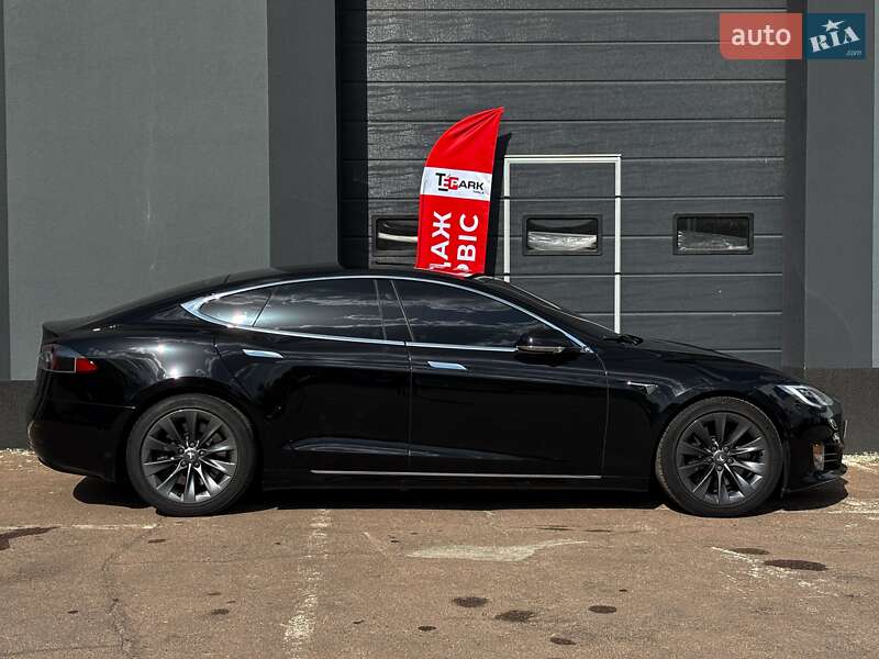 Лифтбек Tesla Model S 2019 в Киеве