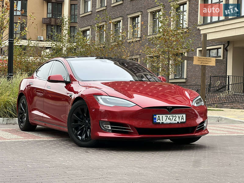 Ліфтбек Tesla Model S 2016 в Києві