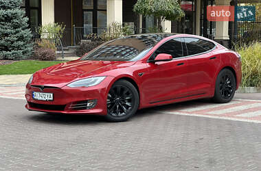 Лифтбек Tesla Model S 2016 в 