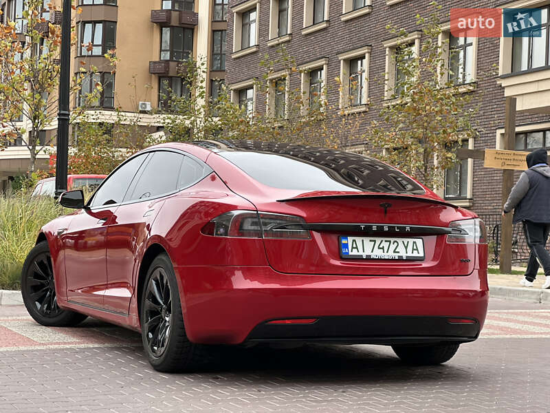 Ліфтбек Tesla Model S 2016 в Києві