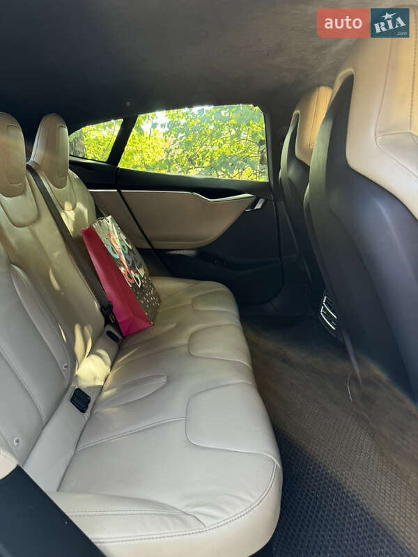Лифтбек Tesla Model S 2016 в Хмельницком фото 7 Лифтбек Tesla Model S 2016 в Хмельницком
