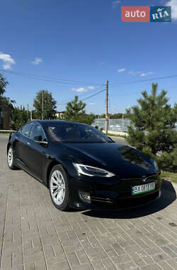 Лифтбек Tesla Model S 2016 в Хмельницком