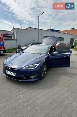 Лифтбек Tesla Model S 2017 в 