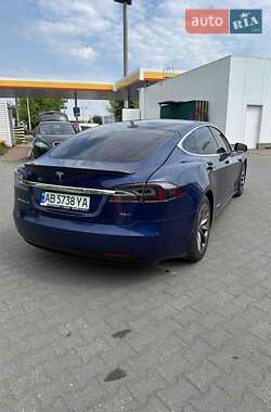 Лифтбек Tesla Model S 2017 в 