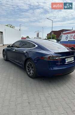 Лифтбек Tesla Model S 2017 в 