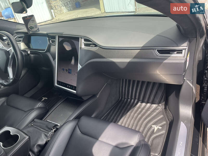 Лифтбек Tesla Model S 2018 в Александрие