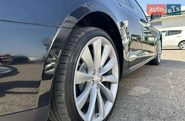 Ліфтбек Tesla Model S 2013 в 