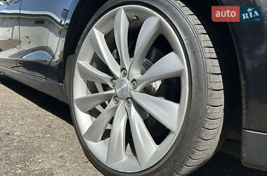 Ліфтбек Tesla Model S 2013 в 