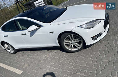Ліфтбек Tesla Model S 2015 в Львові