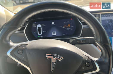 Лифтбек Tesla Model S 2015 в 