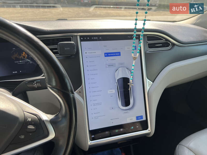 Лифтбек Tesla Model S 2015 в Львове