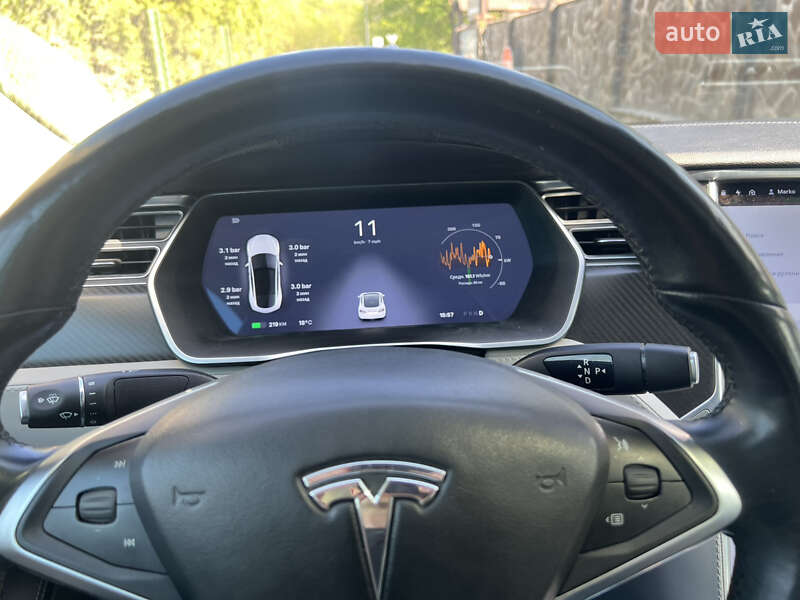 Лифтбек Tesla Model S 2015 в Львове