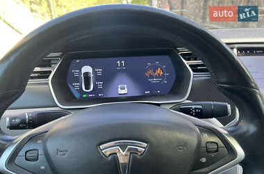 Лифтбек Tesla Model S 2015 в 