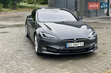 Лифтбек Tesla Model S 2015 в 