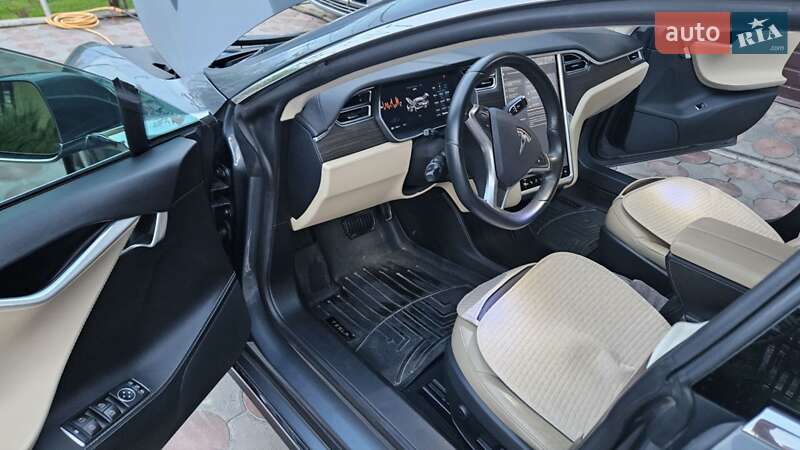 Ліфтбек Tesla Model S 2014 в Тернополі