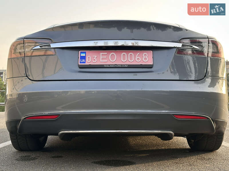 Лифтбек Tesla Model S 2014 в Киеве