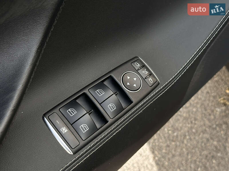 Лифтбек Tesla Model S 2014 в Киеве