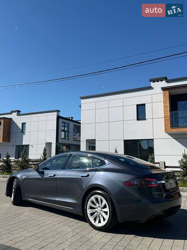 Ліфтбек Tesla Model S 2016 в Львові фото 10 Ліфтбек Tesla Model S 2016 в Львові