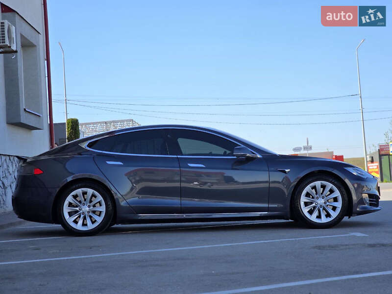 Лифтбек Tesla Model S 2018 в Тернополе