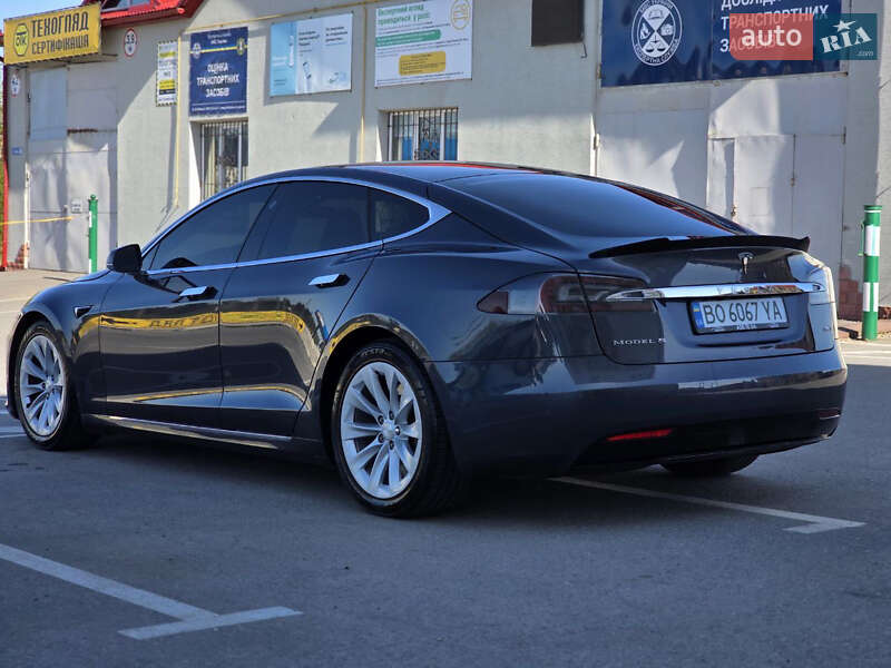 Лифтбек Tesla Model S 2018 в Тернополе