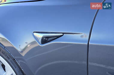Лифтбек Tesla Model S 2018 в 