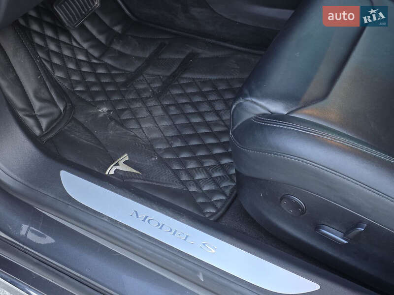 Лифтбек Tesla Model S 2018 в Тернополе