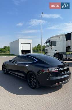 Лифтбек Tesla Model S 2015 в 