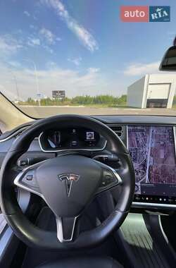 Лифтбек Tesla Model S 2015 в 