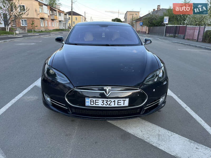 Ліфтбек Tesla Model S 2013 в Києві