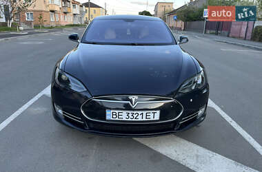 Лифтбек Tesla Model S 2013 в 