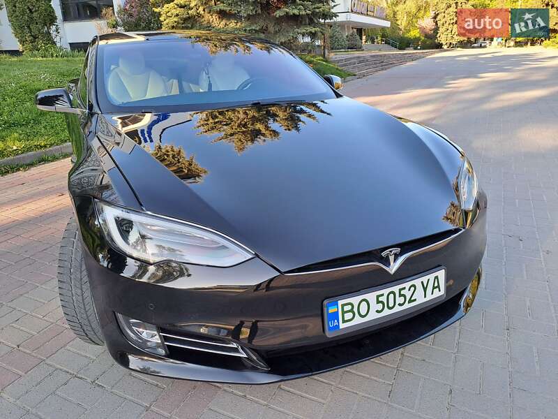 Лифтбек Tesla Model S 2020 в Тернополе
