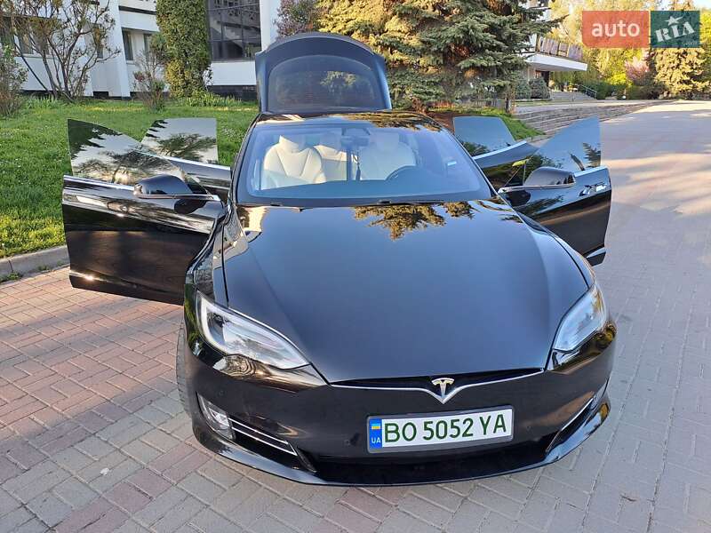Лифтбек Tesla Model S 2020 в Тернополе