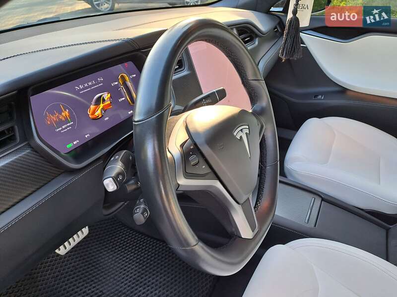 Лифтбек Tesla Model S 2020 в Тернополе