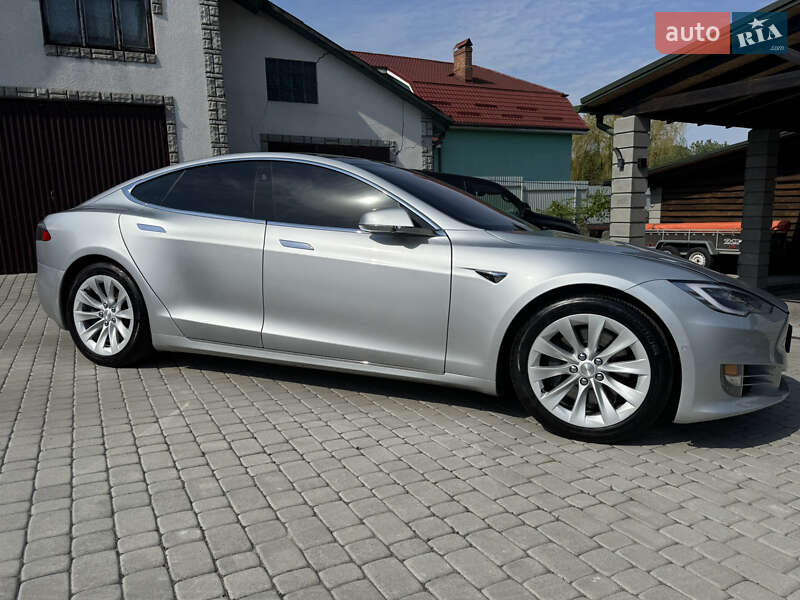 Лифтбек Tesla Model S 2017 в Владимире