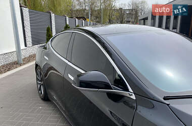 Ліфтбек Tesla Model S 2013 в 