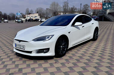 Лифтбек Tesla Model S 2017 в 